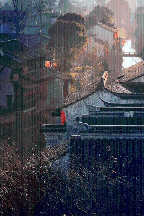 青瓦土墙 溪水潺潺(走进传统村落)